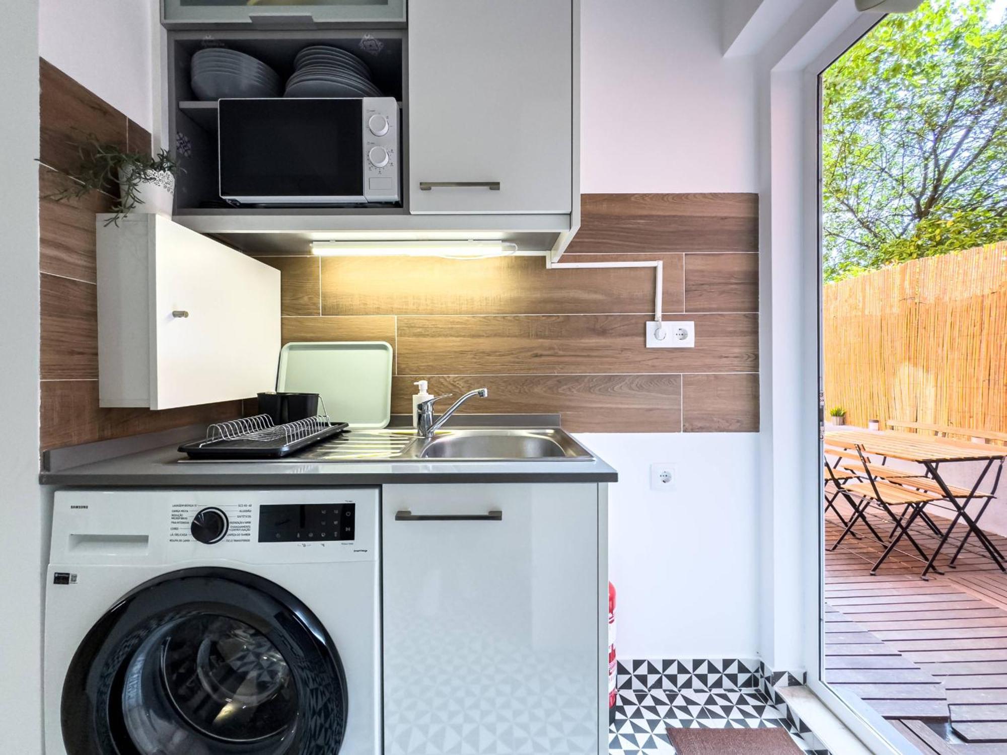 River 2-bedroom With Terrace In Alcantara *