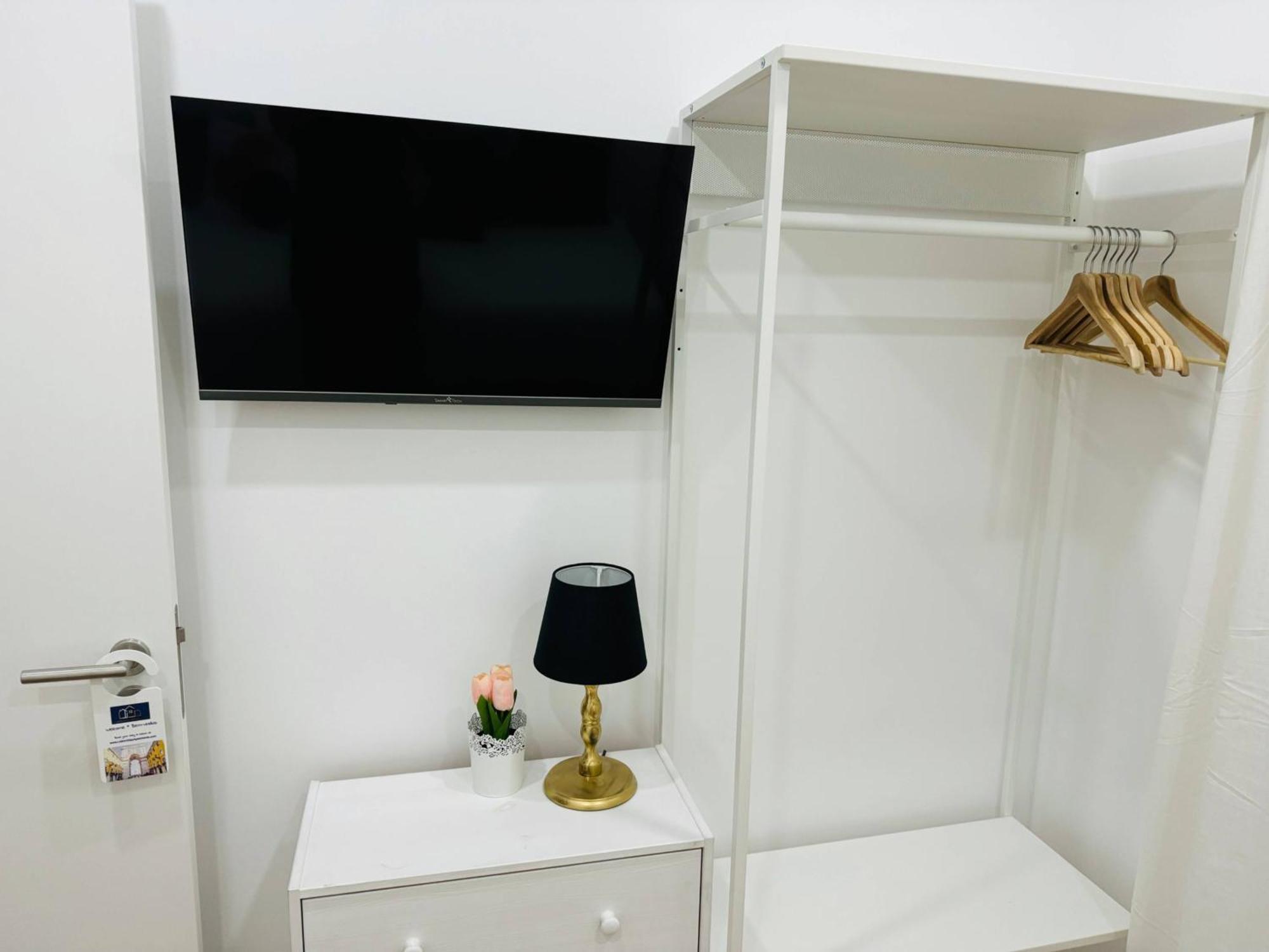 Apartment River 2-bedroom With Terrace In Alcantara